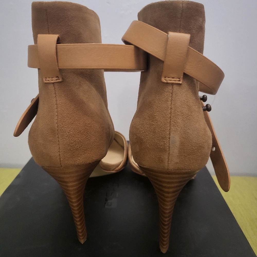 Shoes - Picture 3 of 4